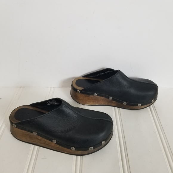 Canyon River Blues Leather Clogs - Picture 3 of 16